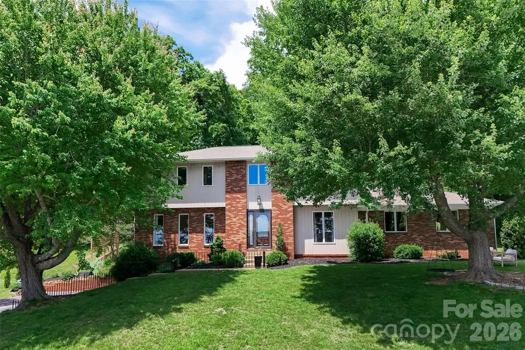 53 Braddock Way Asheville NC 28803