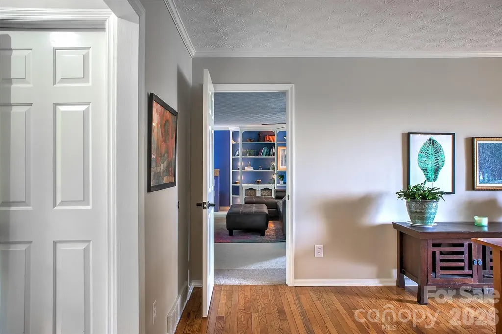 53 Braddock Way Asheville NC 28803
