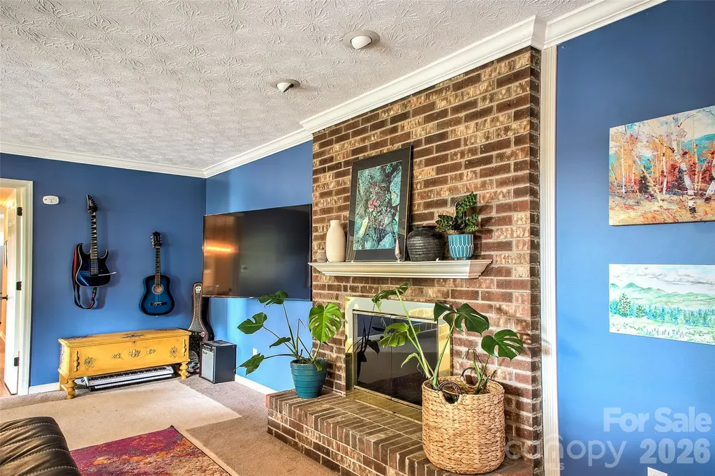 53 Braddock Way Asheville NC 28803