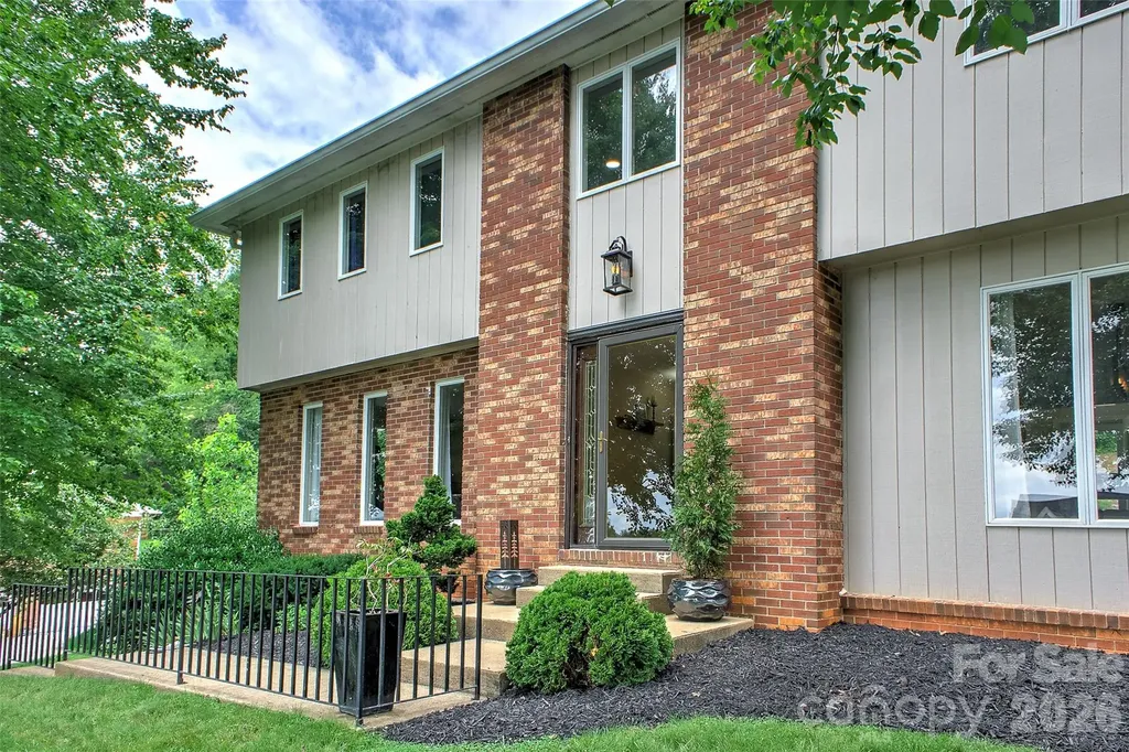 53 Braddock Way Asheville NC 28803