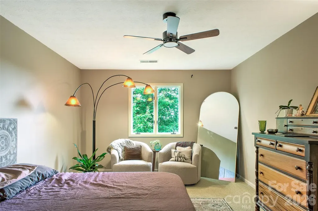 53 Braddock Way Asheville NC 28803
