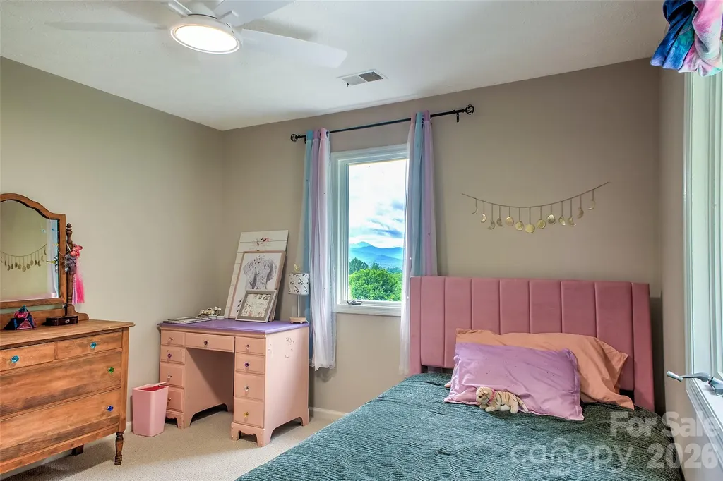 53 Braddock Way Asheville NC 28803