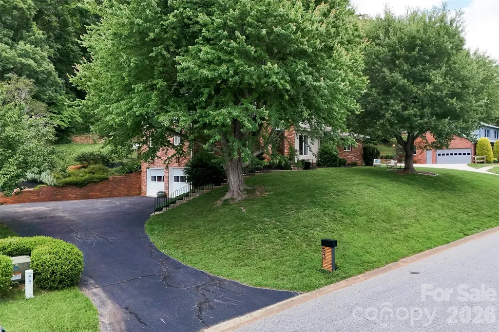 53 Braddock Way Asheville NC 28803