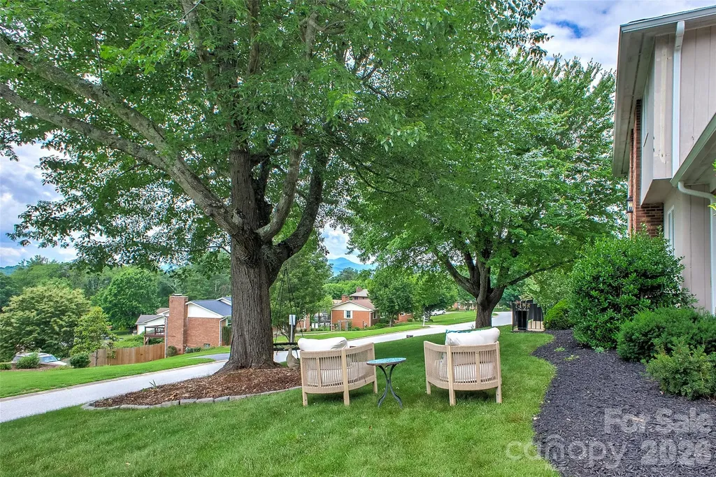 53 Braddock Way Asheville NC 28803
