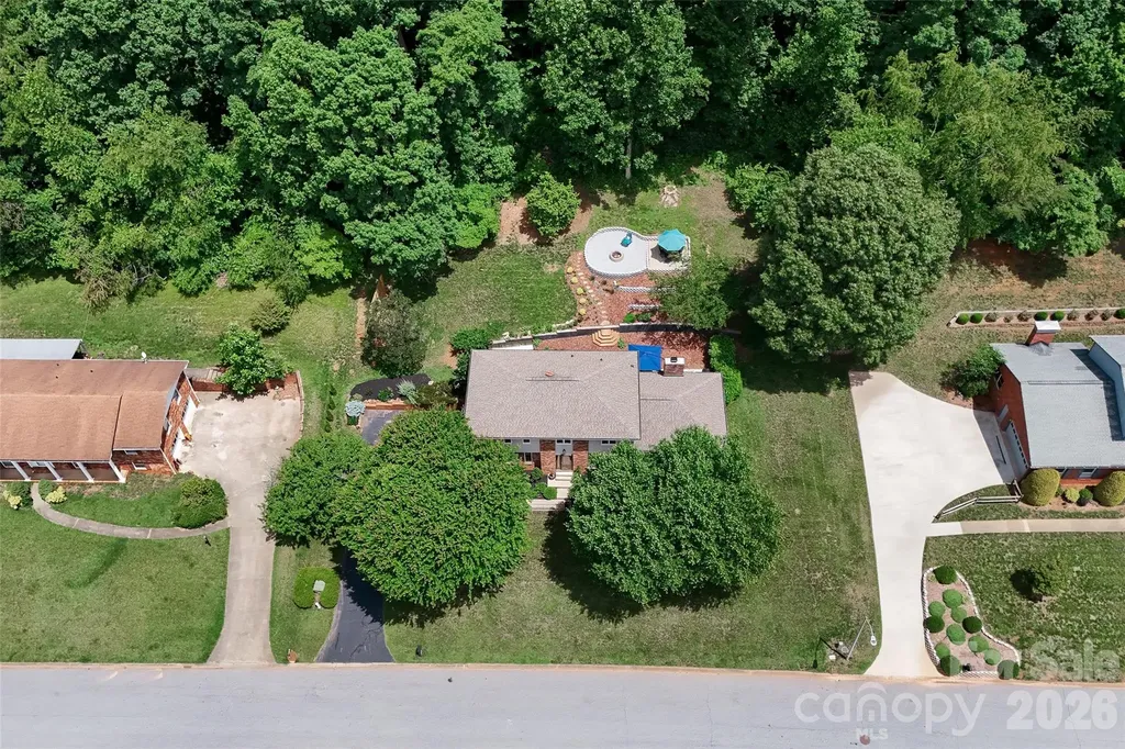 53 Braddock Way Asheville NC 28803