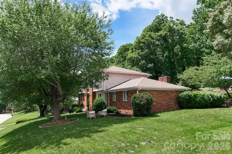53 Braddock Way Asheville NC 28803