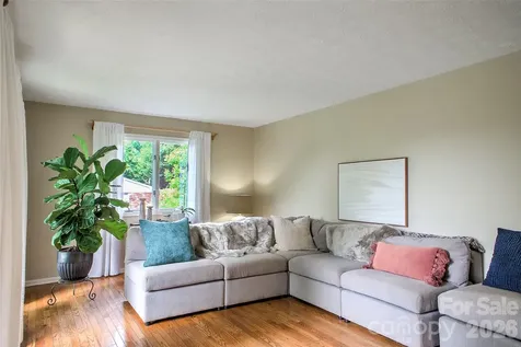 53 Braddock Way Asheville NC 28803