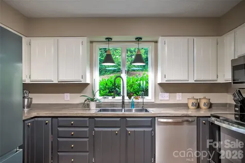 53 Braddock Way Asheville NC 28803