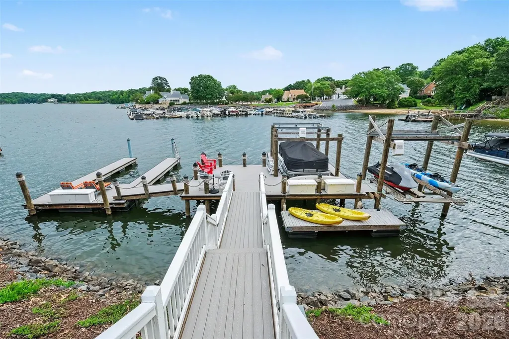 16105 Woolwine Road Charlotte NC 28278