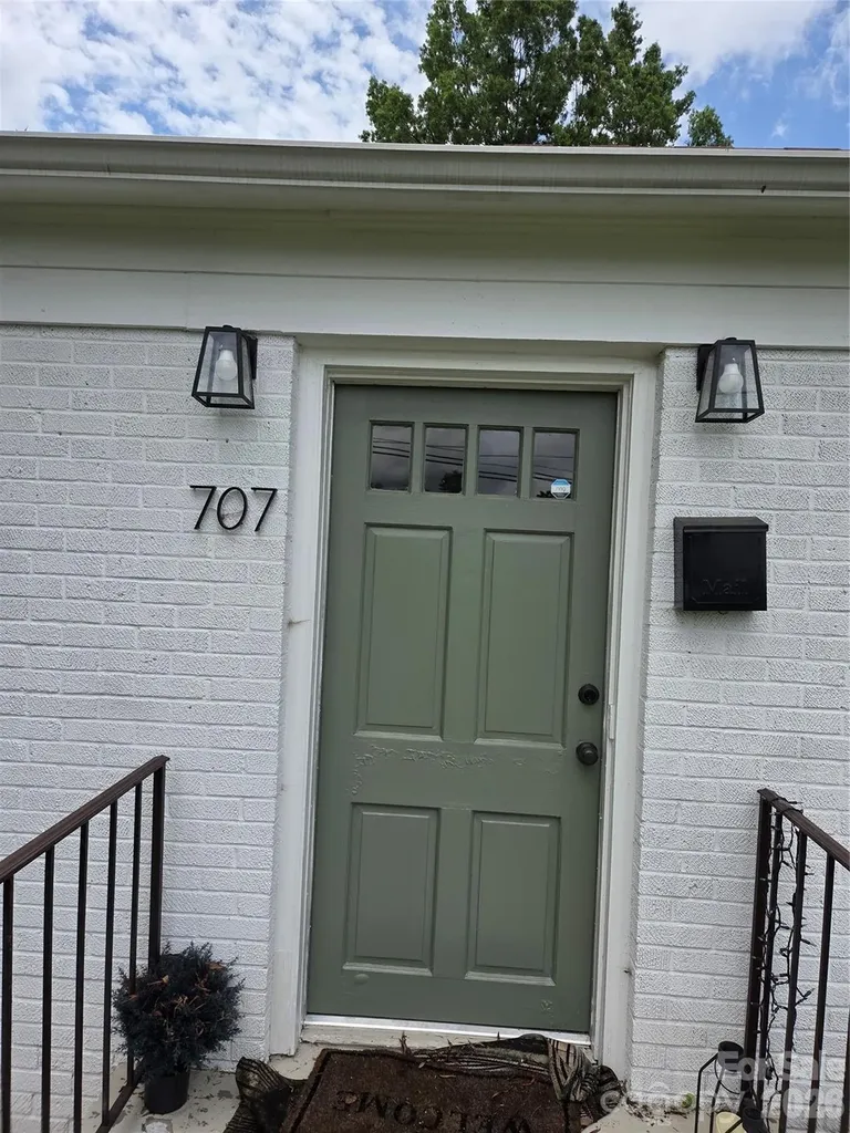 707 E 1st Street Cherryville NC 28021