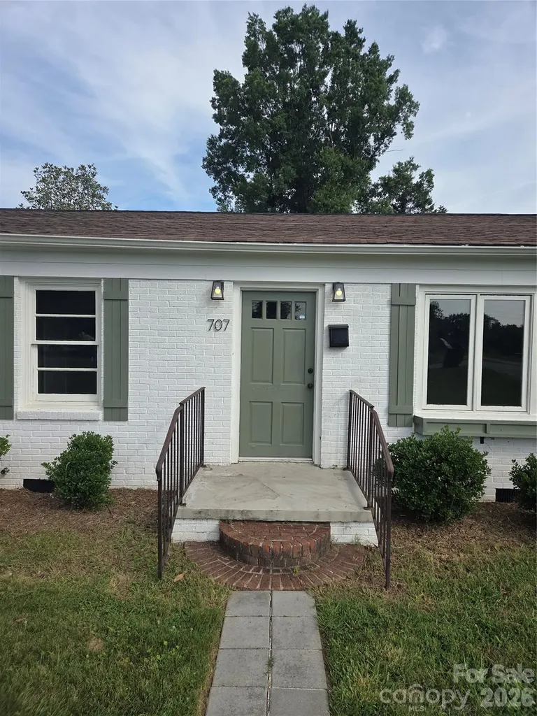 707 E 1st Street Cherryville NC 28021
