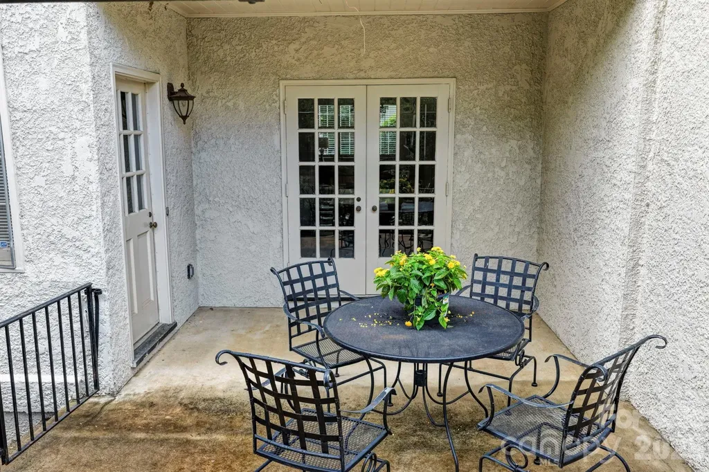 148 Perrin Place Charlotte NC 28207