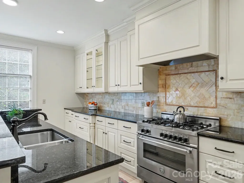148 Perrin Place Charlotte NC 28207