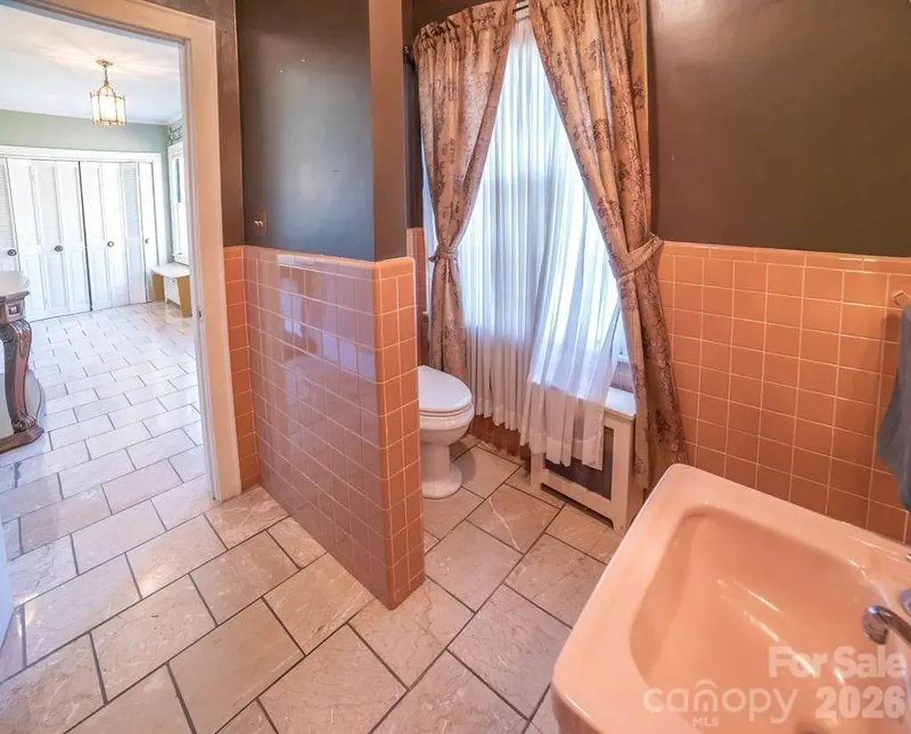 108 Beall Street NW Lenoir NC 28645