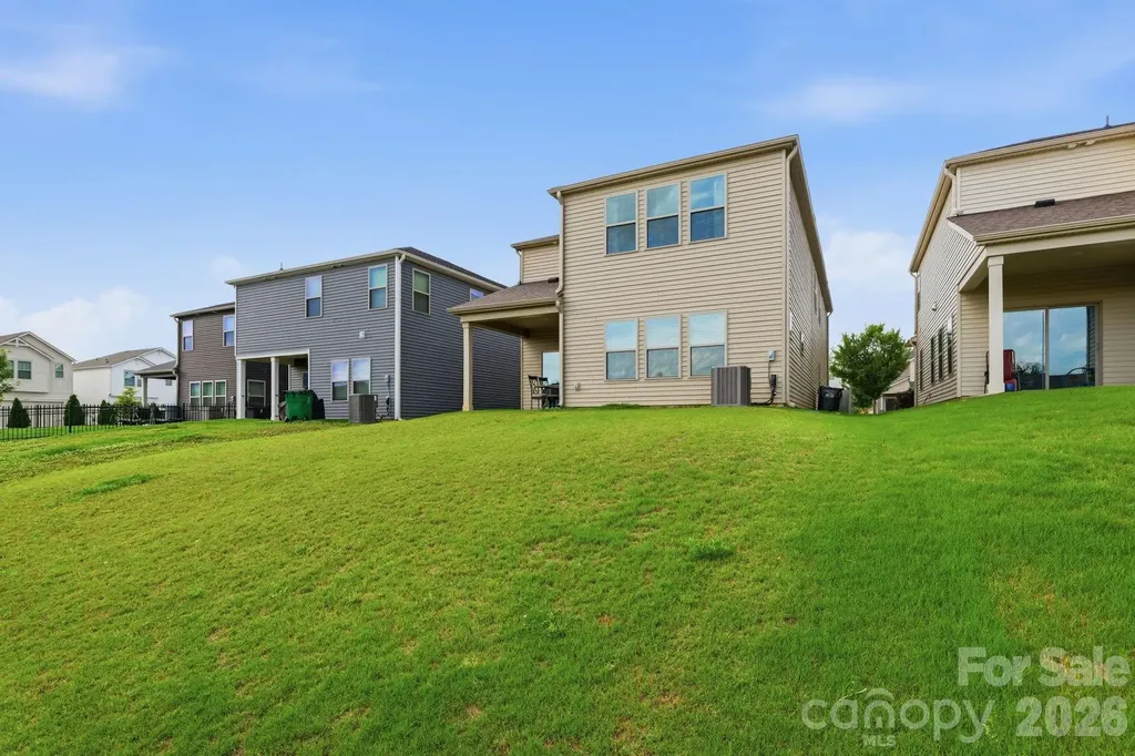 5012 Shadbush Road Charlotte NC 28215