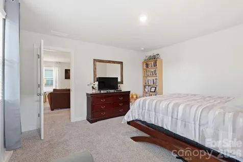 5012 Shadbush Road Charlotte NC 28215