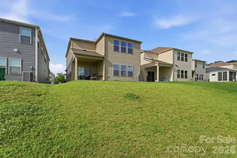 5012 Shadbush Road Charlotte NC 28215