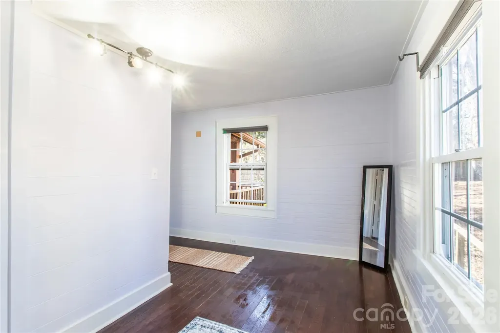 105 Adams Hill Road Asheville NC 28806