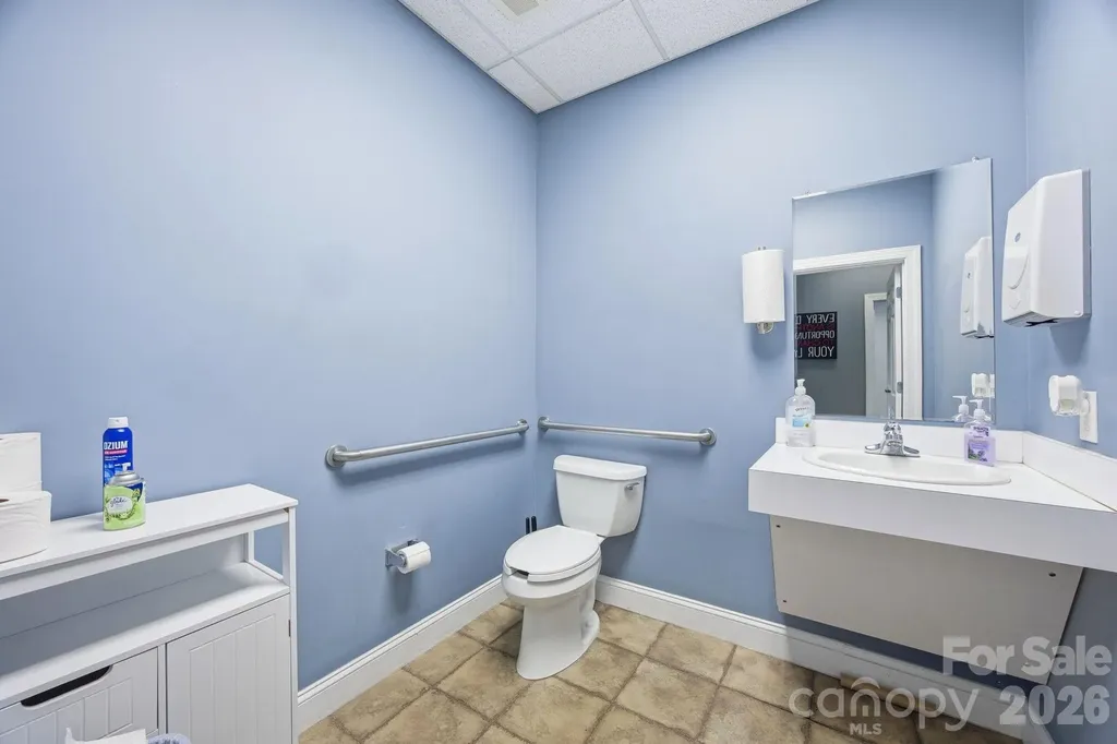 2116 Crown Centre Drive Charlotte NC 28227