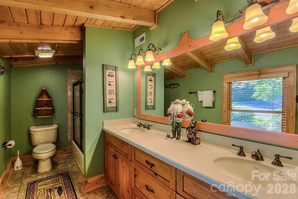 40 Adohi Trail Maggie Valley NC 28751