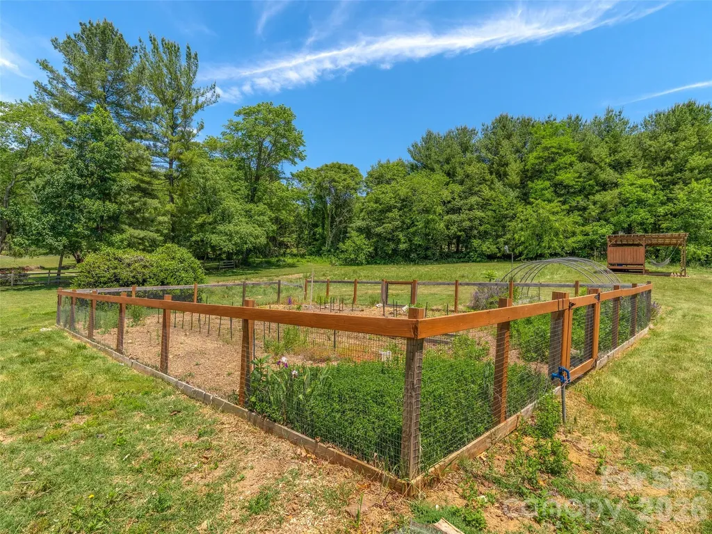 241 Pinners Cove Road Asheville NC 28803