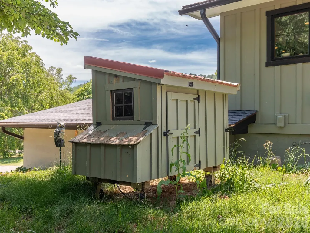 241 Pinners Cove Road Asheville NC 28803