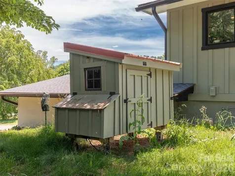 241 Pinners Cove Road Asheville NC 28803