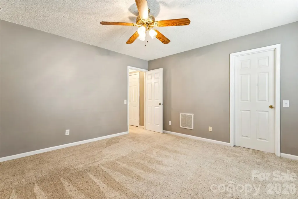 5931 Downfield Wood Drive Charlotte NC 28269