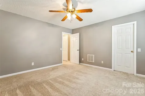 5931 Downfield Wood Drive Charlotte NC 28269