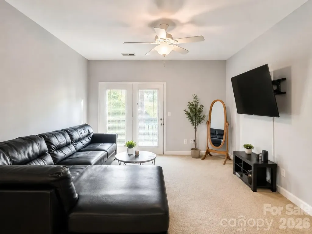 9813 Hyde Glen Court Charlotte NC 28262