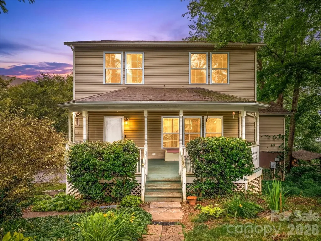 17 Captains Drive Candler NC 28715
