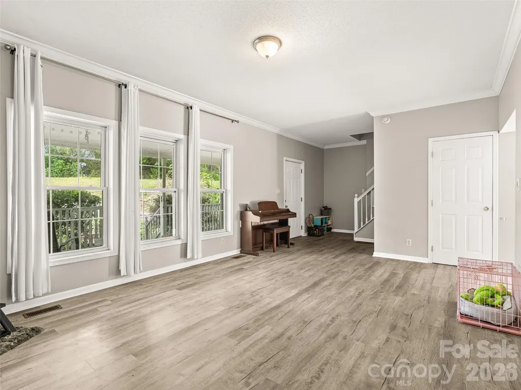 17 Captains Drive Candler NC 28715