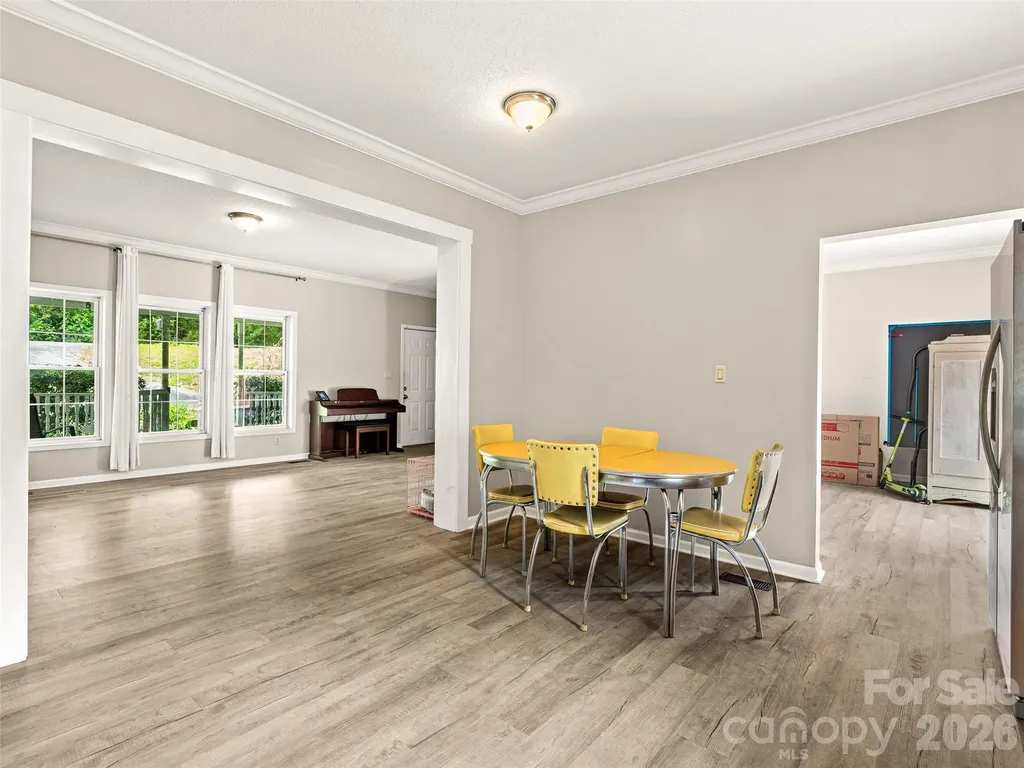 17 Captains Drive Candler NC 28715