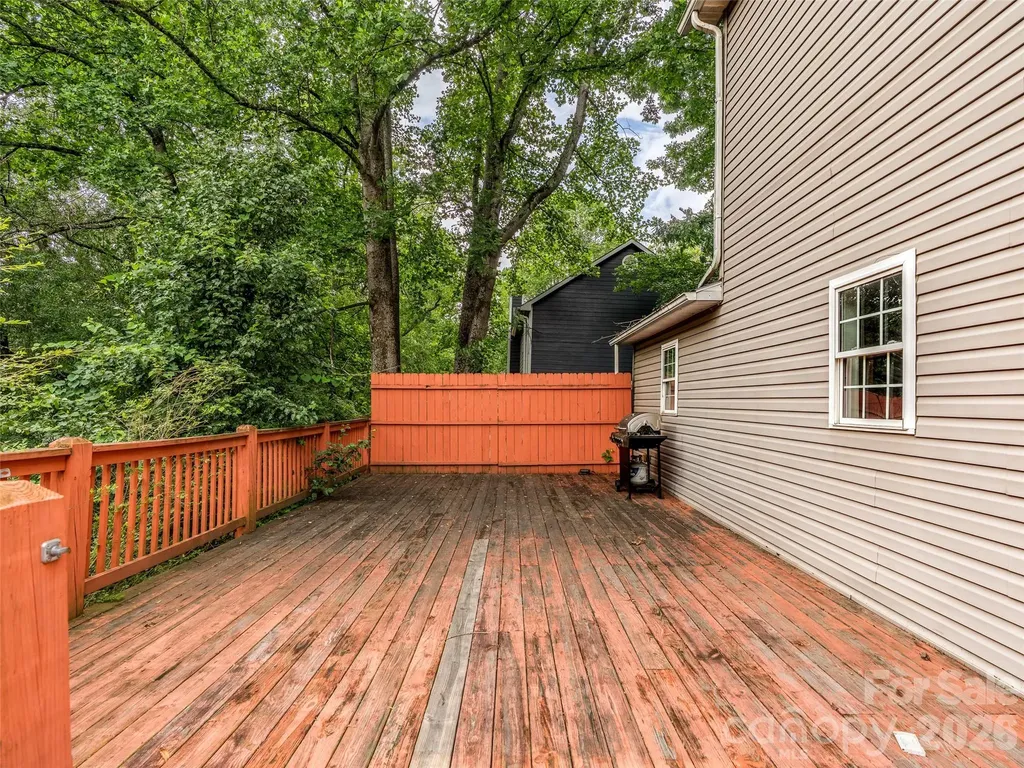 17 Captains Drive Candler NC 28715