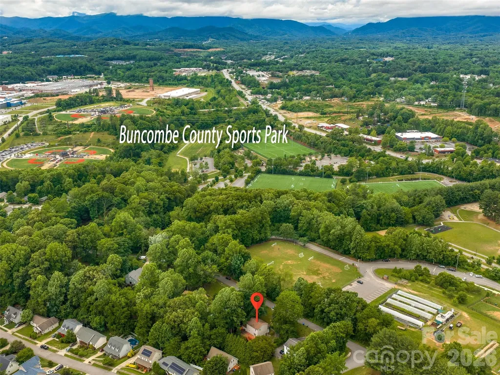 17 Captains Drive Candler NC 28715