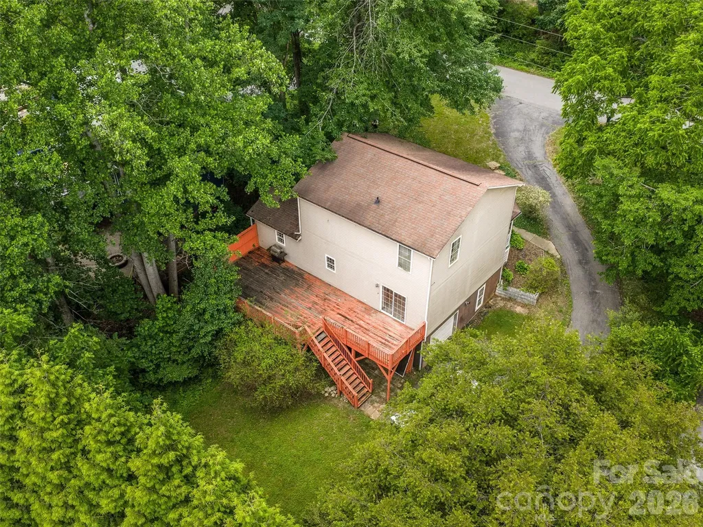17 Captains Drive Candler NC 28715