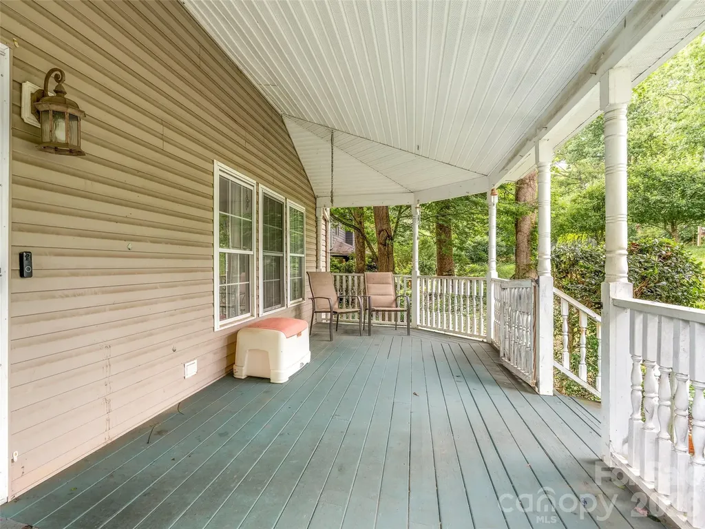 17 Captains Drive Candler NC 28715