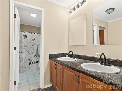 17 Captains Drive Candler NC 28715