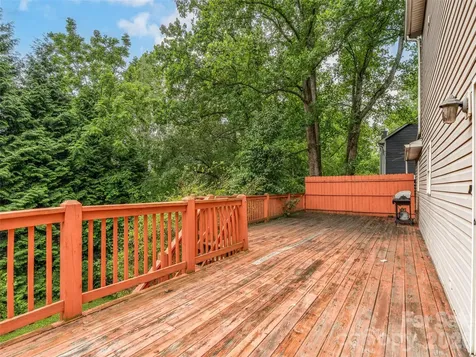 17 Captains Drive Candler NC 28715
