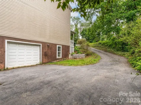 17 Captains Drive Candler NC 28715