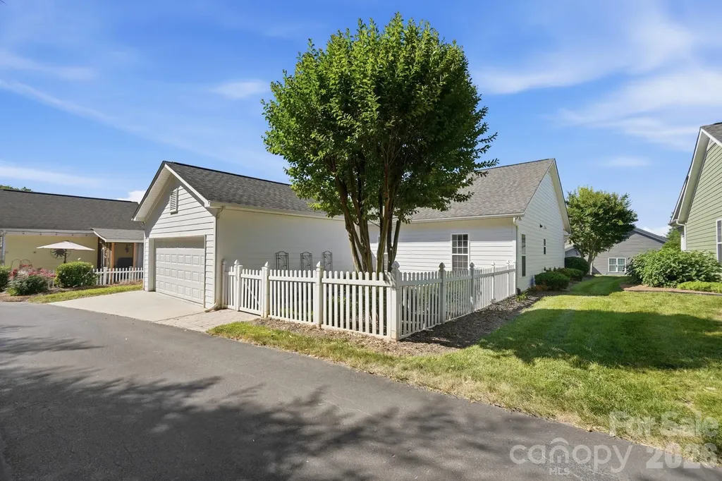 13344 Old Compton Court Pineville NC 28134