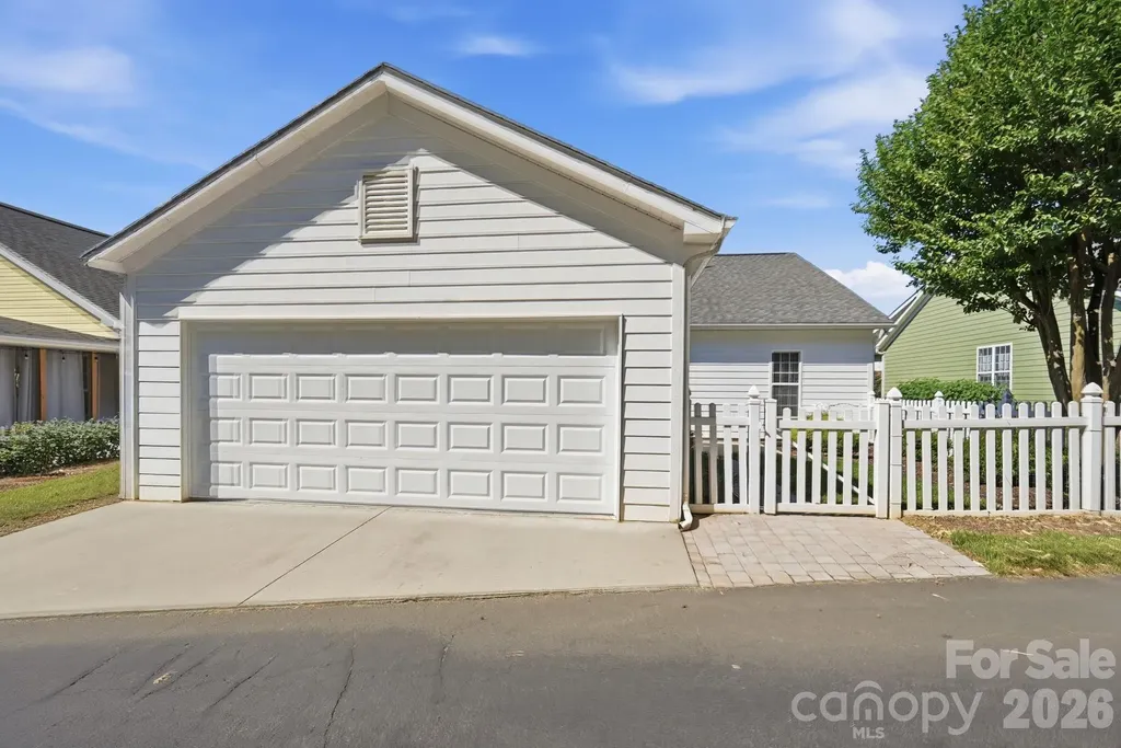 13344 Old Compton Court Pineville NC 28134