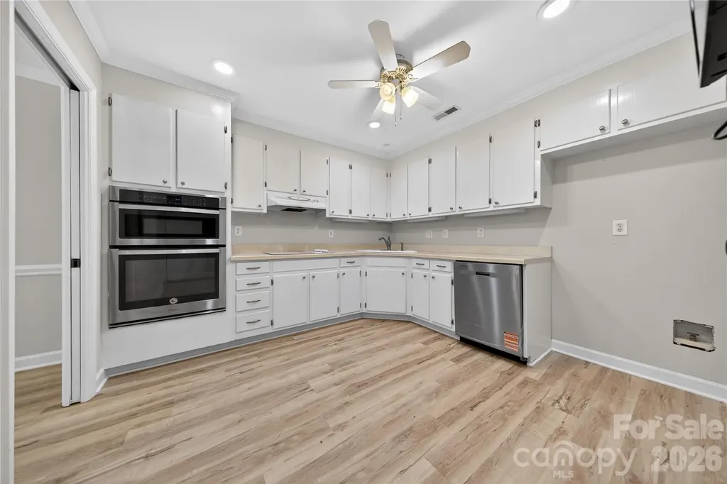 2405 Quail Lake Drive Charlotte NC 28210