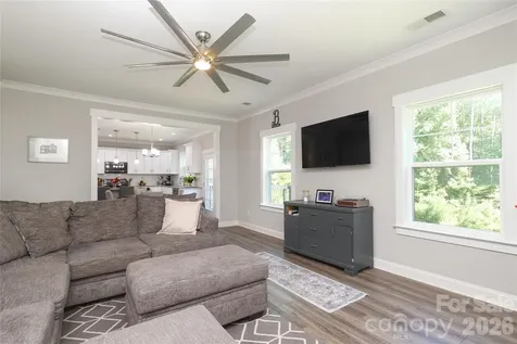 10105 Greenwood Court Charlotte NC 28215