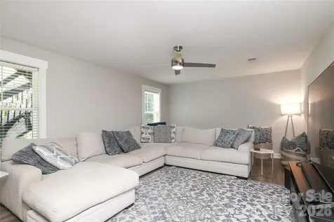 10105 Greenwood Court Charlotte NC 28215