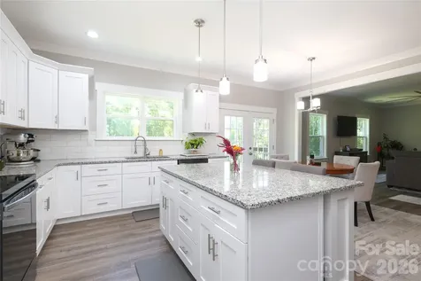 10105 Greenwood Court Charlotte NC 28215