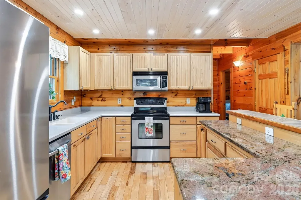 545 Mountain Crest Drive S Marion NC 28752
