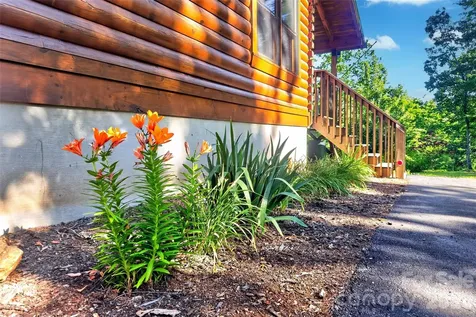 545 Mountain Crest Drive S Marion NC 28752