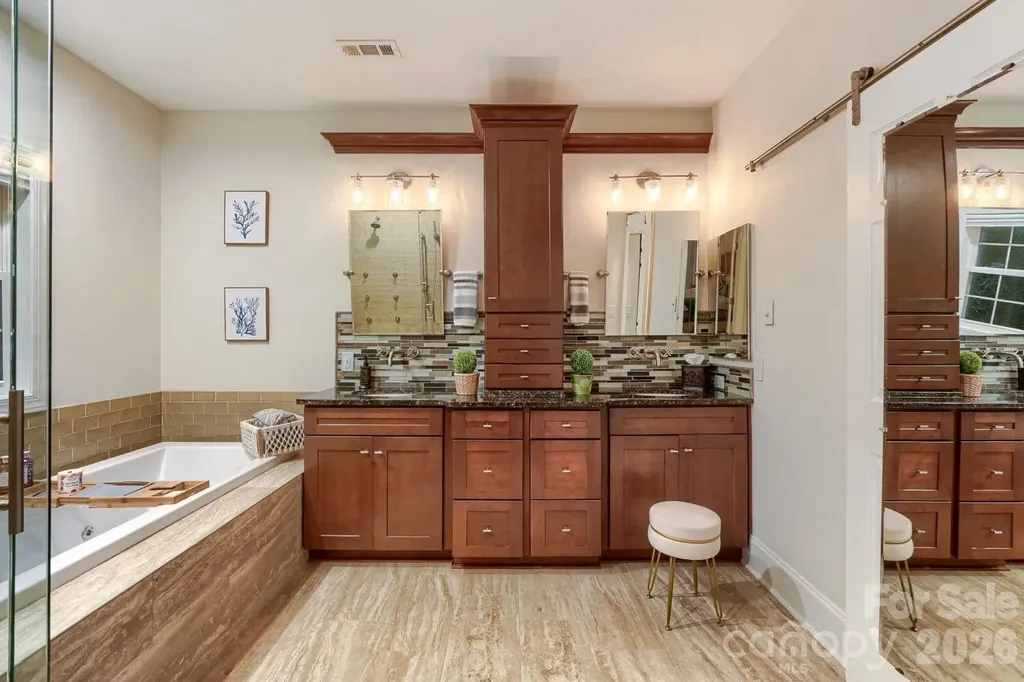 6605 Saunton Court Charlotte NC 28277