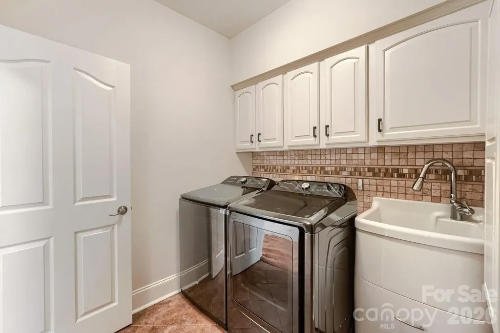 6605 Saunton Court Charlotte NC 28277